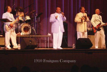 The 1910 Fruitgum Co. at the Aronoff Ctr, 02/19/05